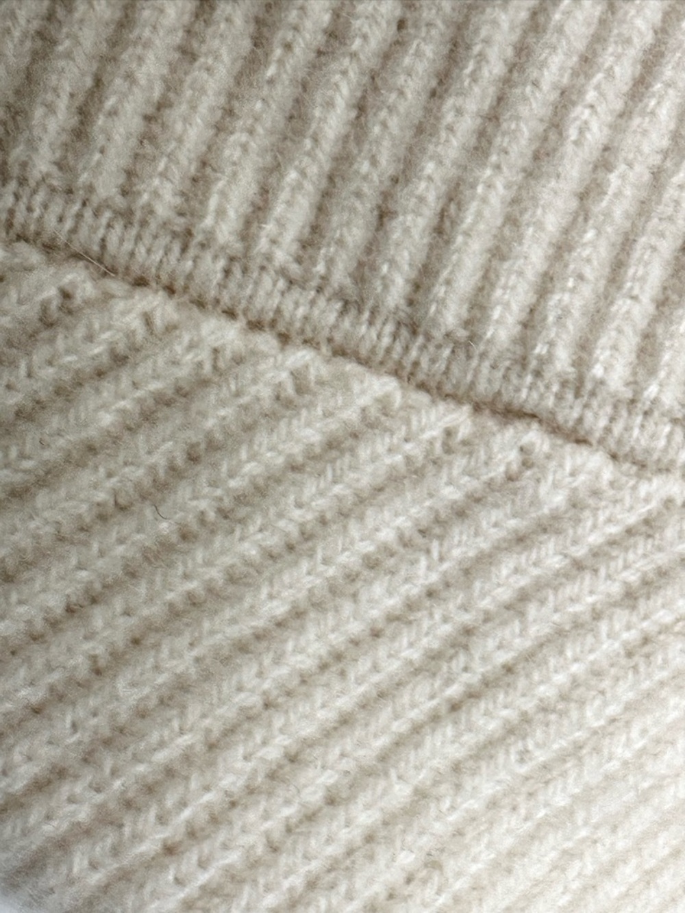 EUC Everlane 100% Cashmere Ribbed V-Neck Cropped Sweater in Cream, S - Picture 10 of 16